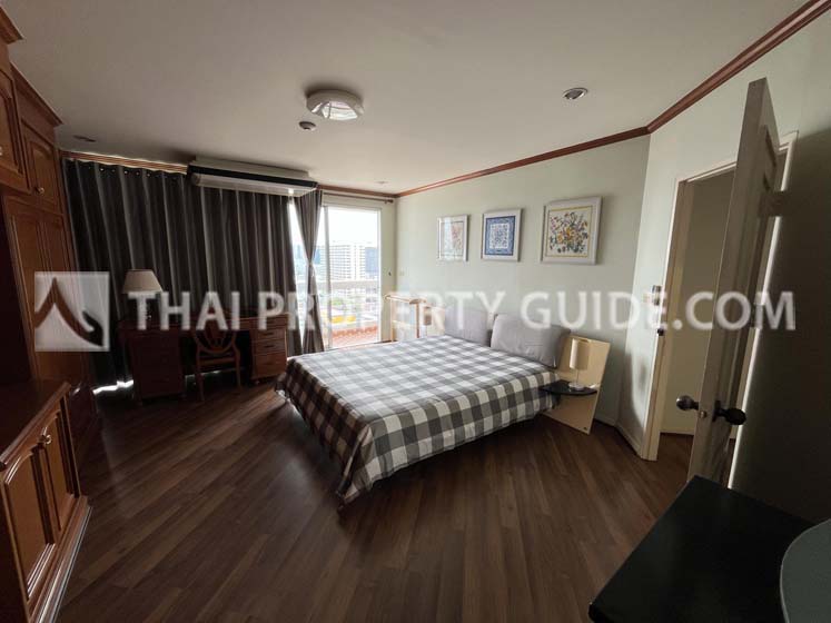 Condominium in Bangnatrad 